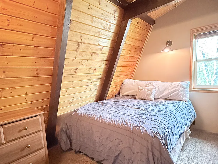 Upstairs bedroom #2