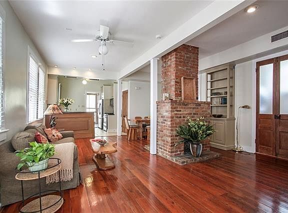 4th image of 1204 Marengo St