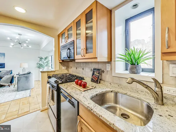 3701 Connecticut Ave NW APT 818, Washington, DC 20008