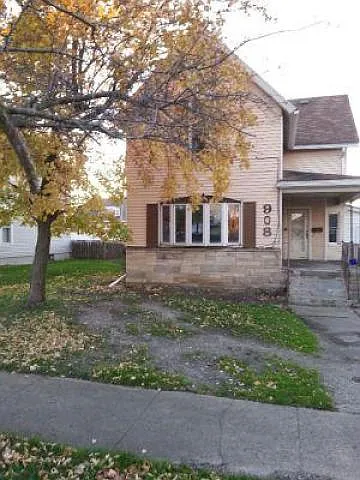 908 S Main St photo 1