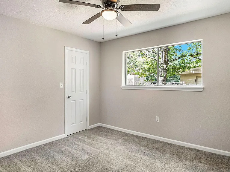 1702 Athens Dr — Photo 14