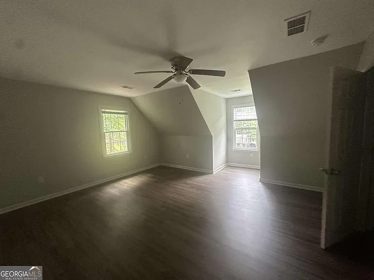 40 Lake Ct — Photo 24