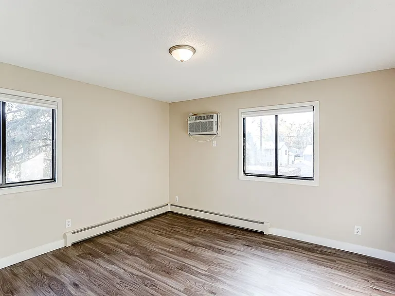 Elgin Pines — Photo 11