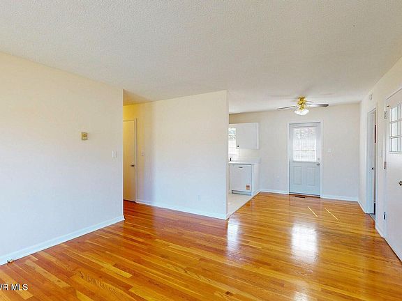 3rd image of 128 Valley Dr