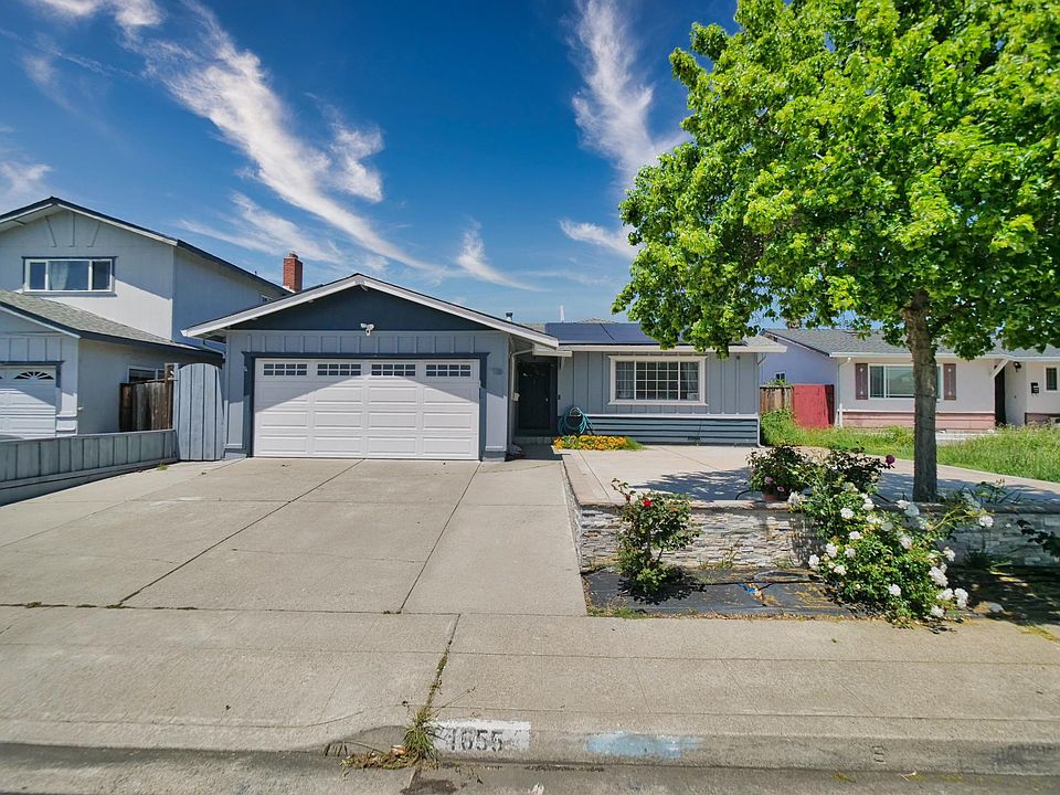 1st image of 1655 Crater Lake Ave