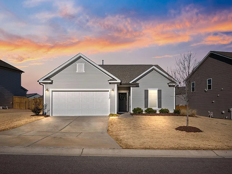 1008 Sandtrap Way — Photo 1