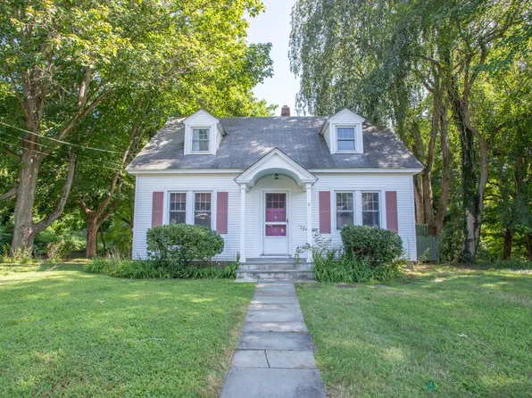 9 Belmont Avenue, Deep River, CT 06417