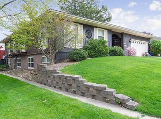 105 31st St SW, Cedar Rapids, IA 52404