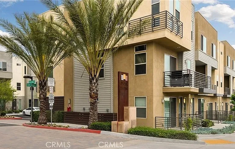 630 Chandler Walk — Photo 2