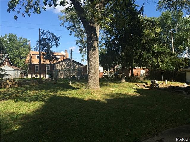 2nd image of 7203 Saint Andrews Pl