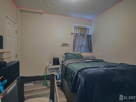5th image of 16 Somerset St