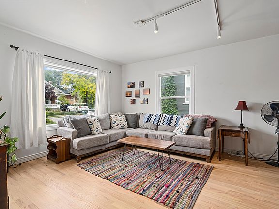 5th image of 752 E Roosevelt Ave S