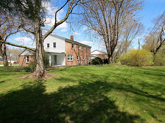 2nd image of 101 E Pine Ave
