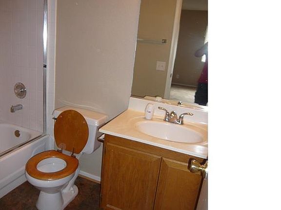2nd image of 1501 Cedar Rock Ln Unit 202