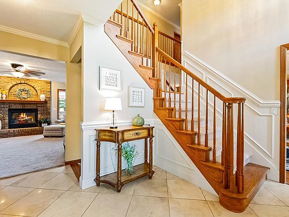 5th image of 60642 Creekstone Dr