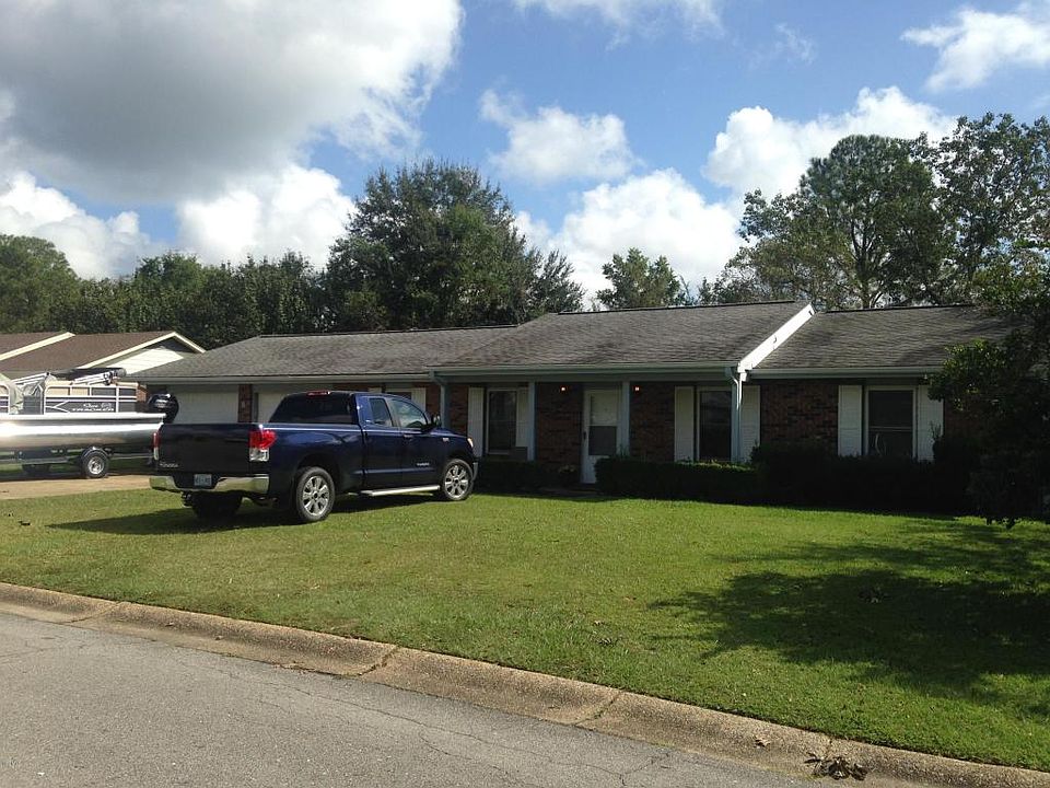 1st image of 6 Jay Dr