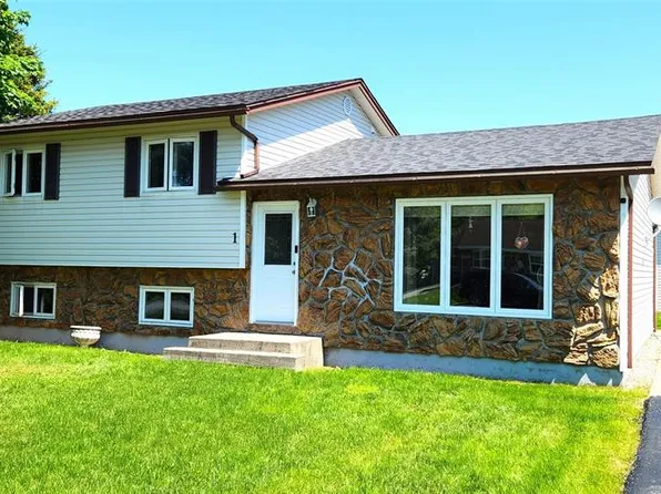 1 Pine Avenue, Pasadena, NL A0L1K0