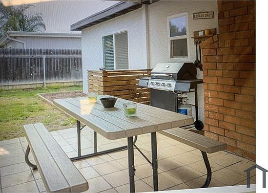 2nd image of 1006 Acacia St #1