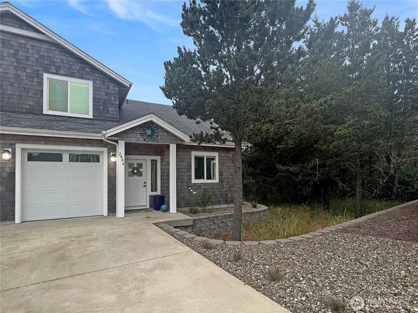 240 28th Street NW #A, Long Beach, WA 98631