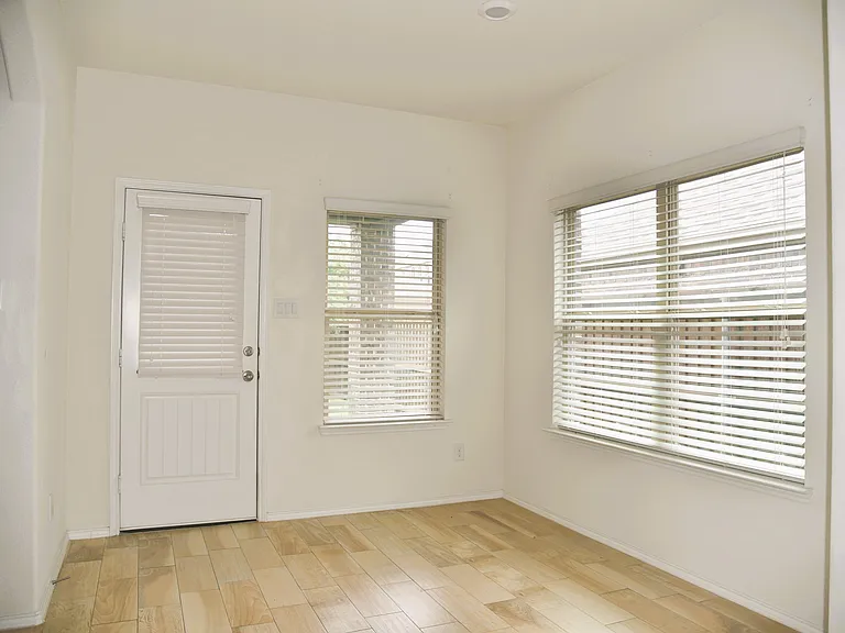 1405 Acmite Ave — Photo 13