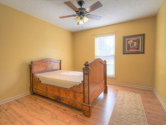 3rd image of 12873 Elaine Dr