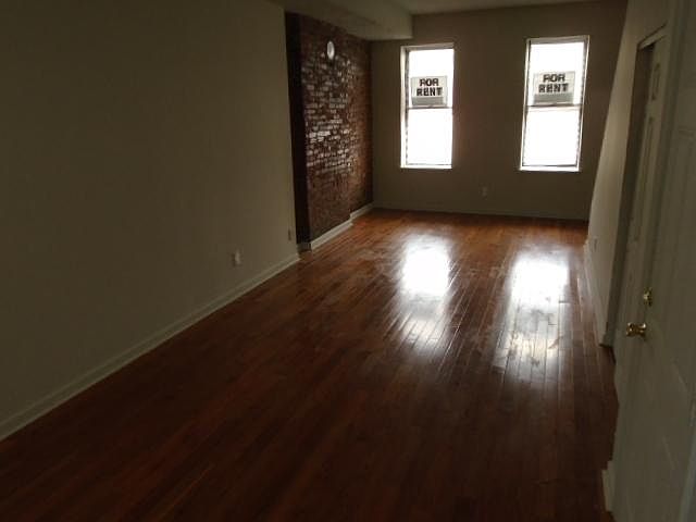 1st image of 1028 2nd Fl Julia