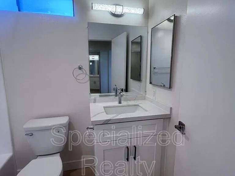 336-342 E Providencia Ave — Photo 5