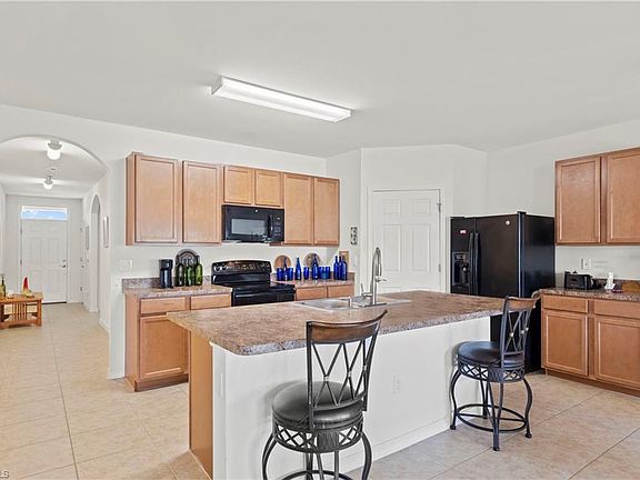 3rd image of 1205 SW 30th St