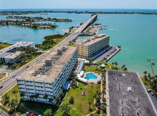 100 Bluff View Dr APT 310A, Belleair Bluffs, FL 33770
