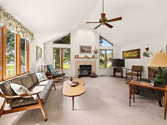 3rd image of 59 Belltower Ln