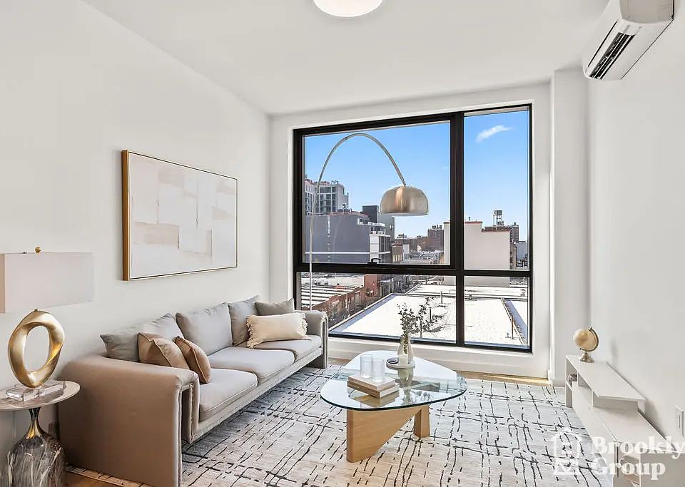 1st image of 556 Baltic St #901