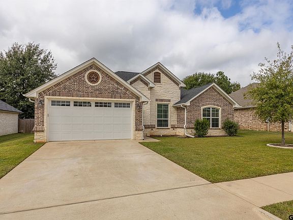 3rd image of 1433 Circle Dr