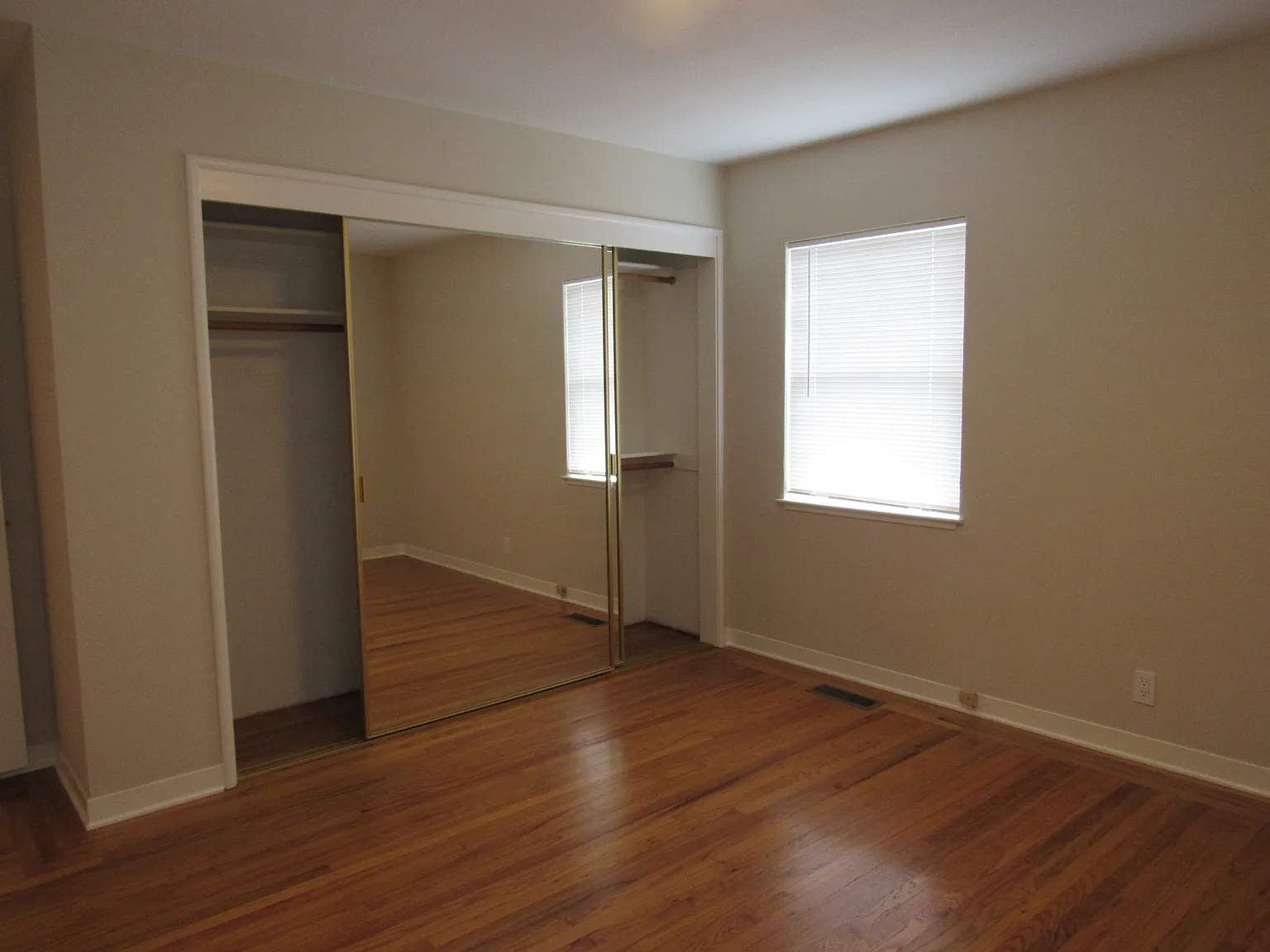 3 bed, 1410 sqft, $4,200 — Photo 4
