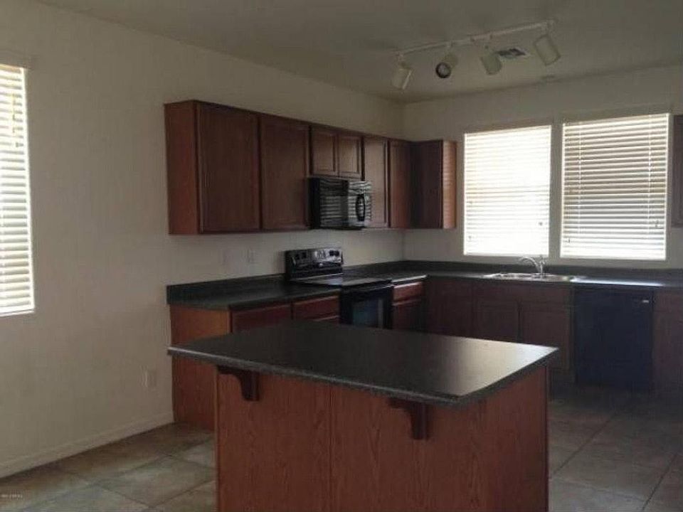 2nd image of 1406 S Newberry Ln