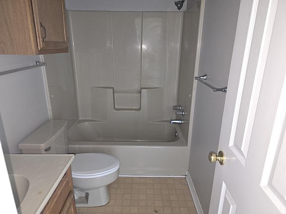5th image of 2224 Thornhill Ave Unit 2224