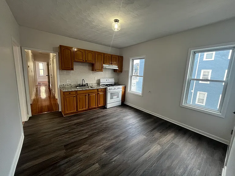 80 Barry St #2 — Photo 5