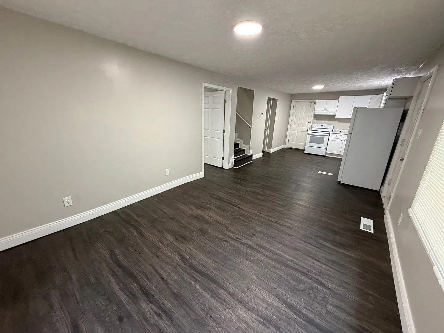 306 Oak St — Photo 3