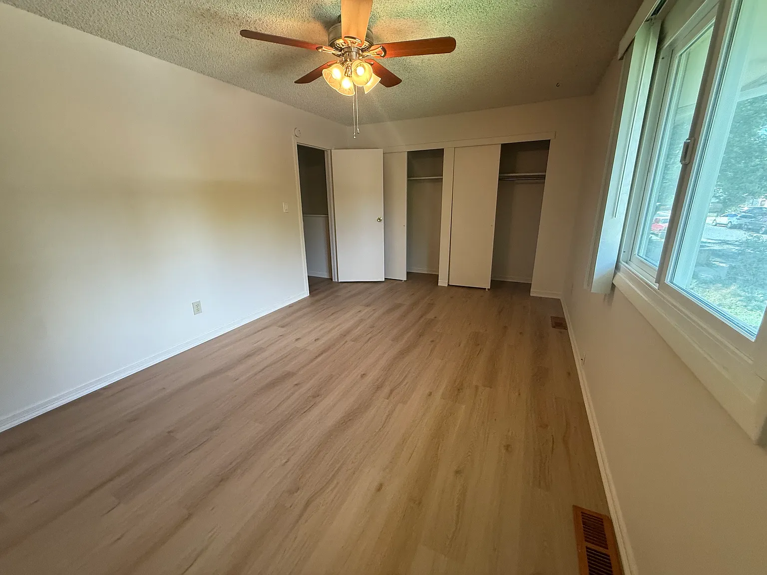 3 bed, 1.5 bath, 1222 sqft, $1,650 — Photo 3