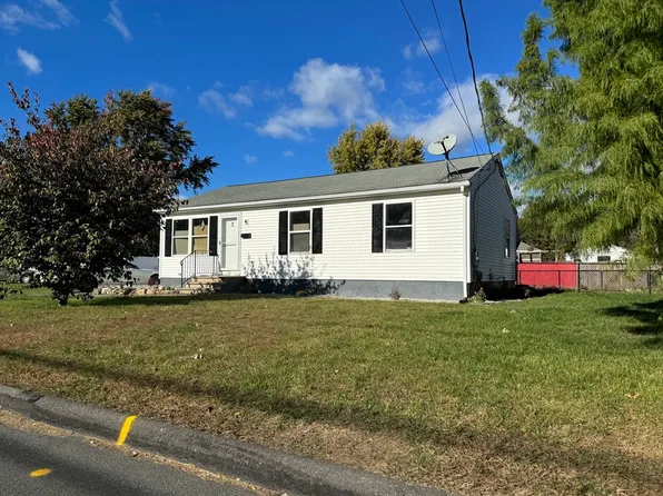 86 Empire St, Chicopee, MA 01013