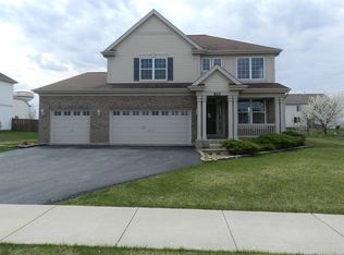 812 Parkside Ln, Yorkville, IL 60560