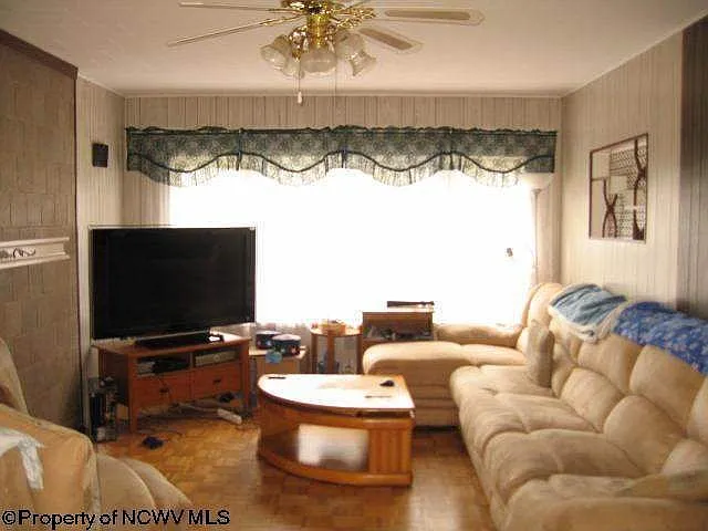 201 McKinley Ave photo 1