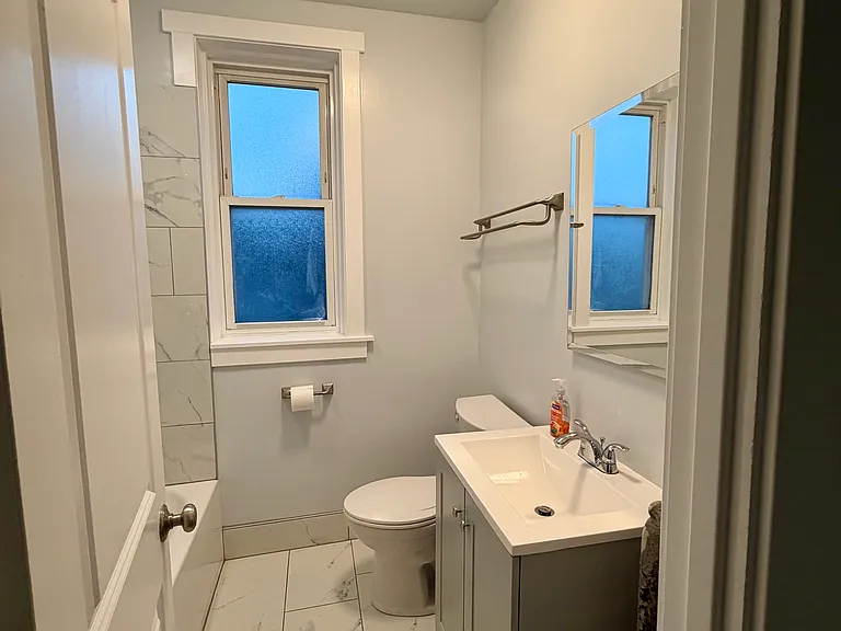 2843 W Berteau Ave #3 — Photo 7