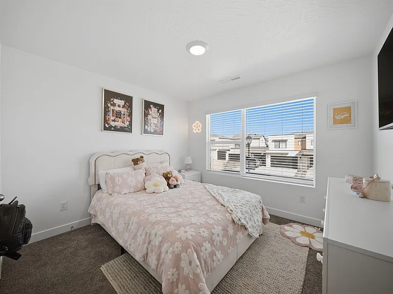 1677 S Cedar Mesa Dr — Photo 3