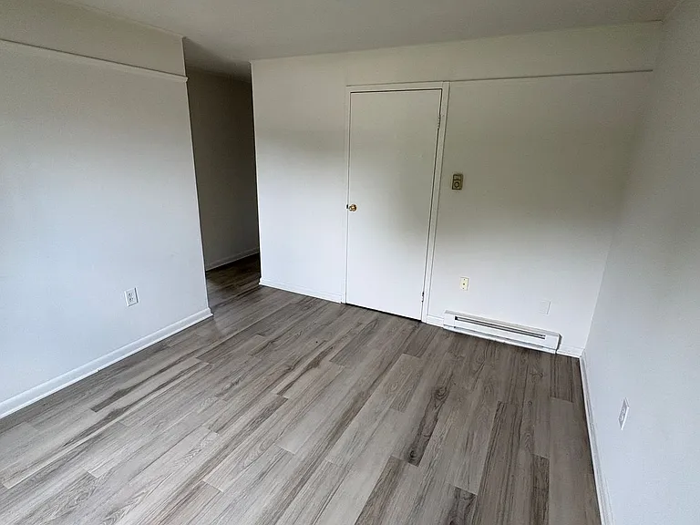 Charlotte Place Apartments — Photo 22