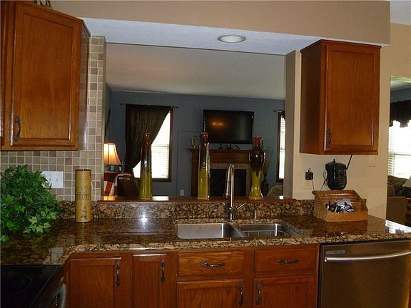 4th image of 3149 Shadow Lake Dr