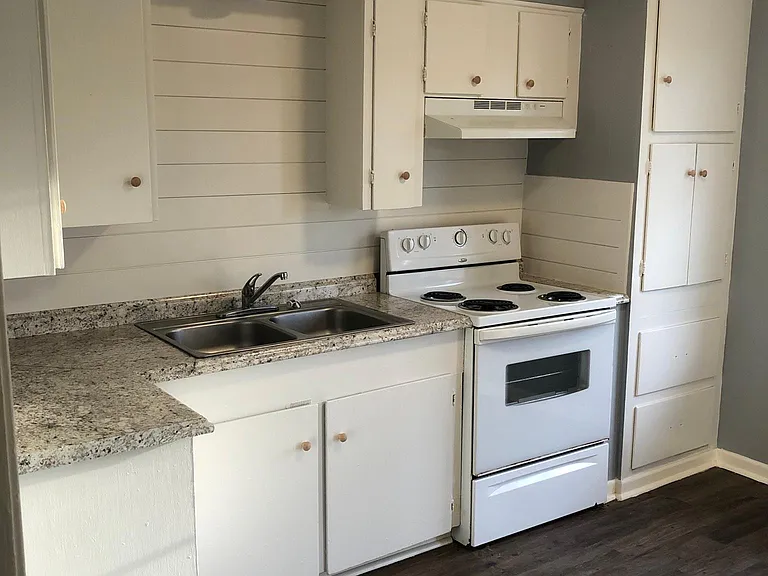 719 Circle Dr — Photo 6