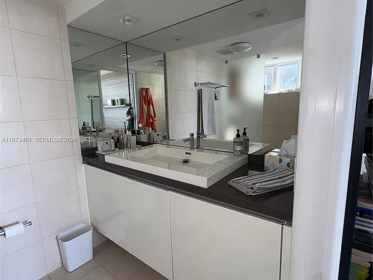 2457 Collins Ave #405 — Photo 10