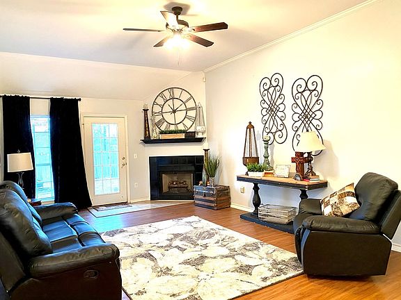 4th image of 19 Walden Ct