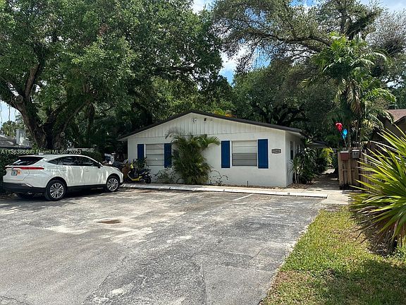 4th image of 2346 SW 17th Ave #1-2