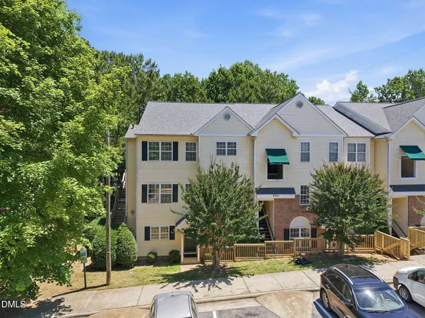 2201 Mountain Mist Ct, Raleigh, NC 27603